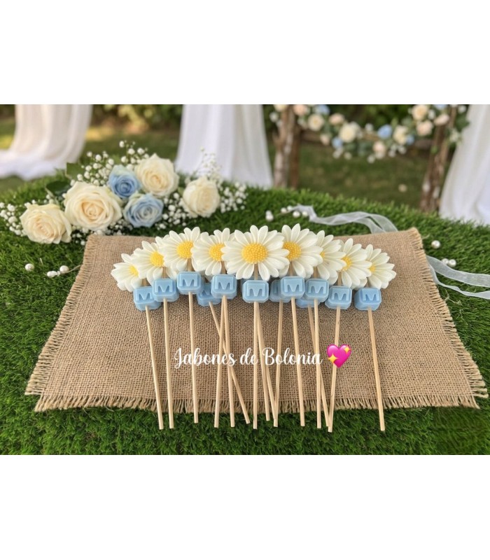 Brocheta de Jabón Margaritas con Inicial Personalizada