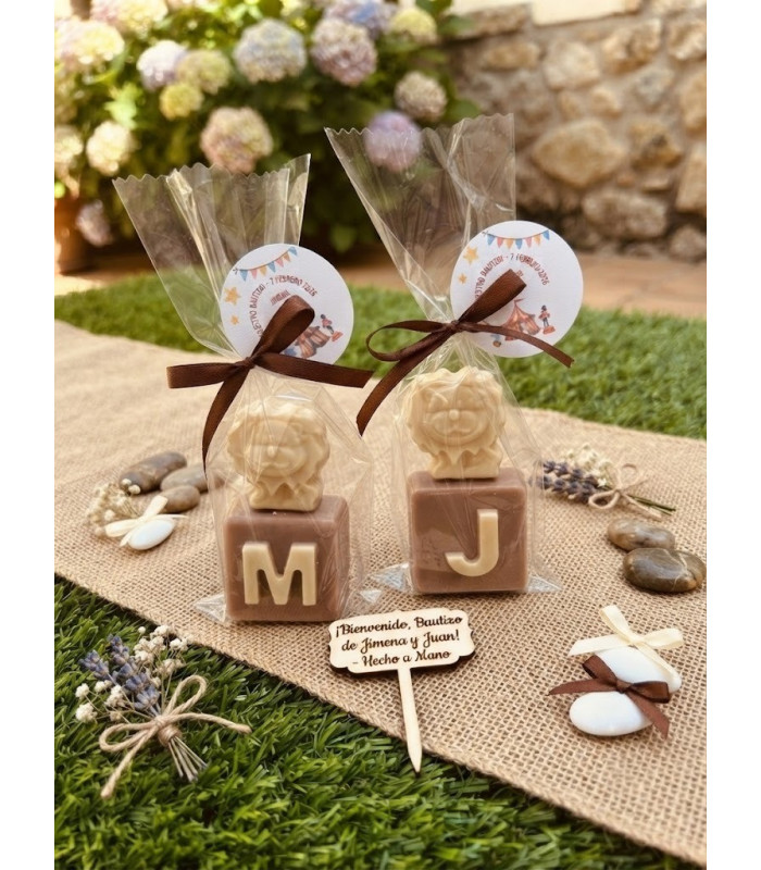 Inicial De Jabón En Forma de Cubo y Figura