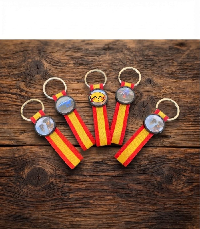 Llaveros Personalizados con Diseño a Medida y Cinta de Bandera
