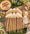 Brocheta de jabones personalizada para bodas con iniciales y corazón