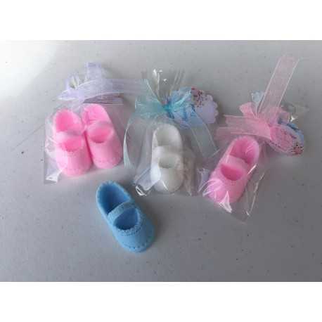 DETALLES DE DOS ZAPATITOS